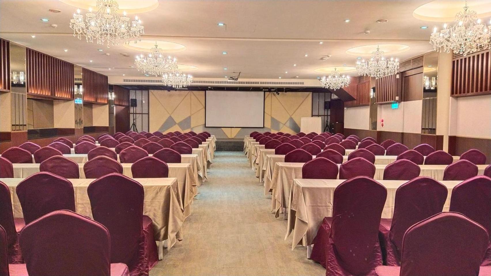 Ful Won Hotel Taichung Buitenkant foto