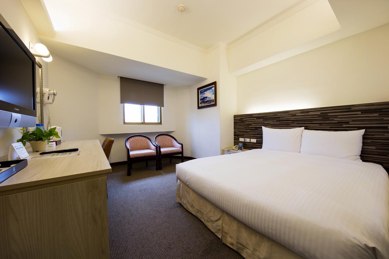 Ful Won Hotel Taichung Buitenkant foto