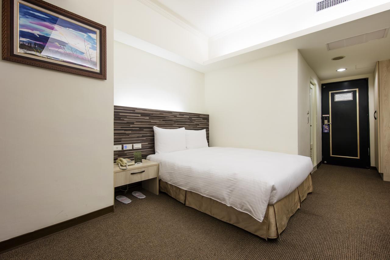 Ful Won Hotel Taichung Buitenkant foto