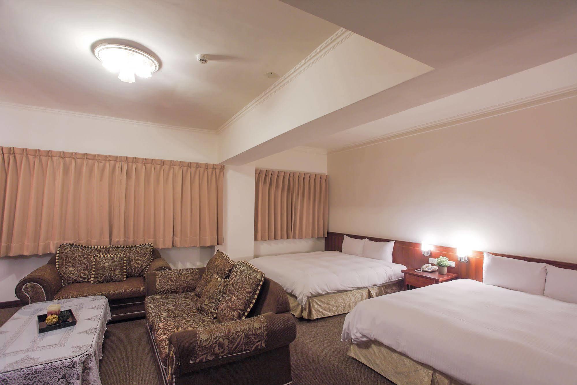 Ful Won Hotel Taichung Buitenkant foto